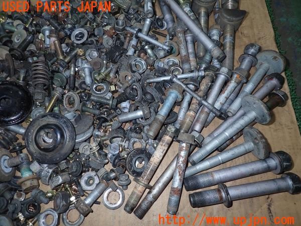 3UPJ=9232650720]ランドクルーザー100(HDJ101K)前期 ネジ・ナット・ステー類 セット ジャンク_3
