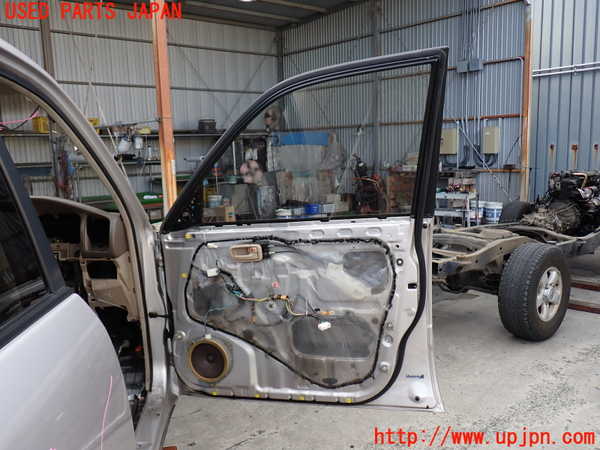 2UPJ-9232651230]ランクル100系(HDJ101K)右前ドア (43R-00012) 中古_5