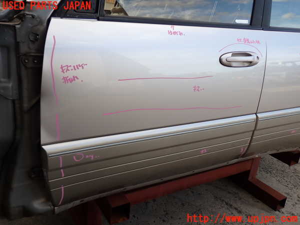 2UPJ-9232651260]ランクル100系(HDJ101K)左前ドア (43R-00012) 中古_3