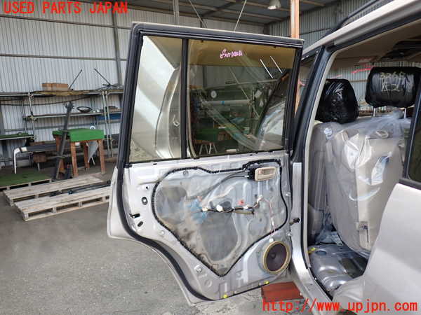 2UPJ-9232651320]ランクル100系(HDJ101K)左後ドア (43R-00073) 中古_4