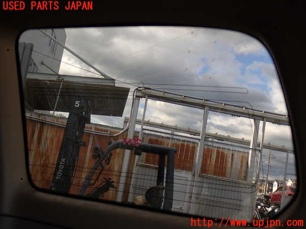 2UPJ-9232651380]ランクル100系(HDJ101K)右クォーターガラス (43R-00073) 中古_4