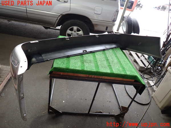 2UPJ-9232651610]ランクル100系(HDJ101K)リアバンパー 中古_5