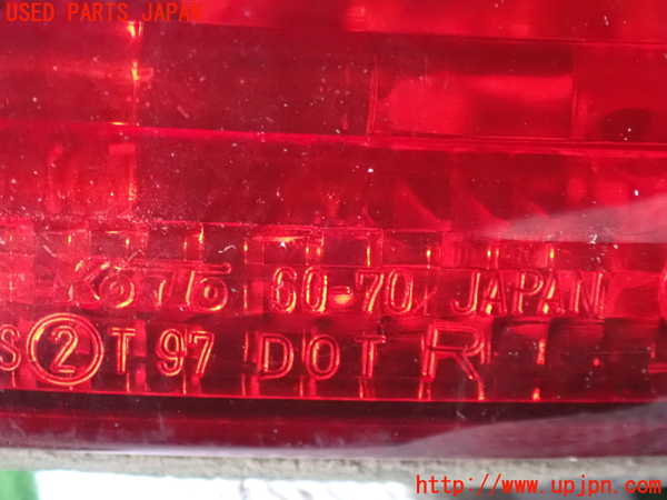 2UPJ-9232651530]ランクル100系(HDJ101K)右テールランプ 中古_2
