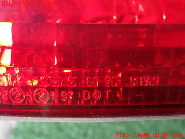 2UPJ-9232651536]ランクル100系(HDJ101K)左テールランプ 中古_2