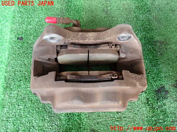 2UPJ-9232654080]ランクル100系(HDJ101K)右フロントキャリパー 中古_2