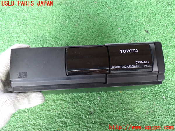 2UPJ-9232656505]ランクル100系(HDJ101K)CDチェンジャー (ジャンク品) 中古_2