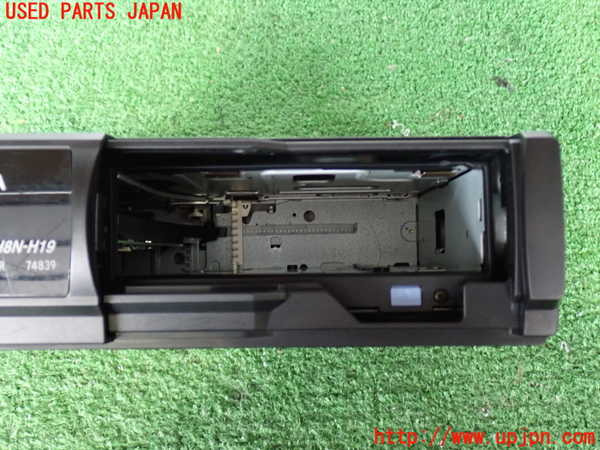 2UPJ-9232656505]ランクル100系(HDJ101K)CDチェンジャー (ジャンク品) 中古_3