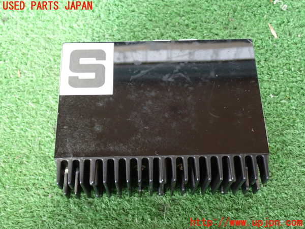 2UPJ-9232656525]ランクル100系(HDJ101K)アンプ 中古_3