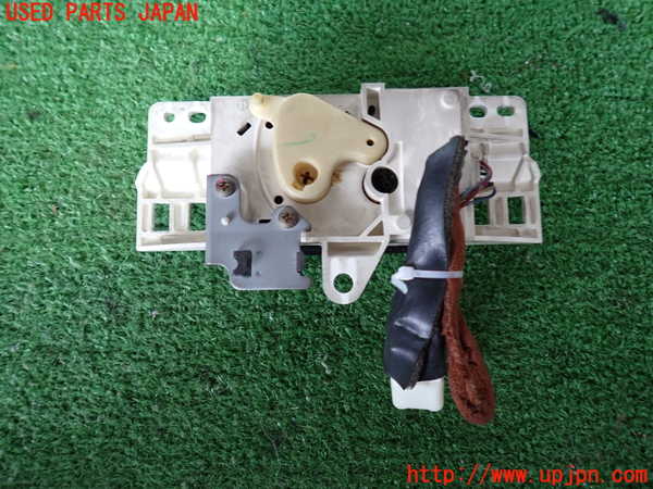 2UPJ-9232656306]ランクル100系(HDJ101K)スイッチ1 (REAR HEAT) 中古_2