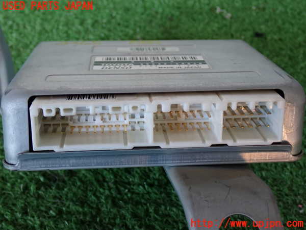 2UPJ-9232656125]ランクル100系(HDJ101K)ABSコンピューター 中古_2