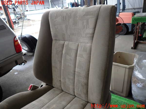 2UPJ-9232657065]ランクル100系(HDJ101K)助手席シート 中古_3