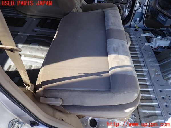 2UPJ-9232657145]ランクル100系(HDJ101K)右2列目シート 中古_4