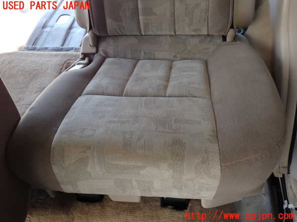 2UPJ-9232657175]ランクル100系(HDJ101K)左2列目シート 中古_2