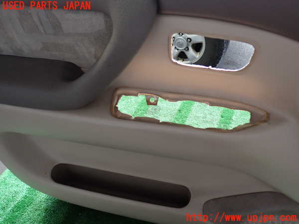 2UPJ-9232651264]ランクル100系(HDJ101K)左前ドア内張り 中古_4