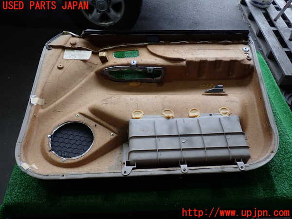 2UPJ-9232651264]ランクル100系(HDJ101K)左前ドア内張り 中古_5