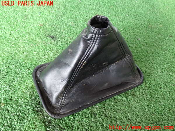 2UPJ-9232657575]ランクル100系(HDJ101K)シフトブーツ 中古_2