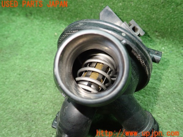 3UPJ=9232660114]BMW 640i クーペ(LW30C F13)純正 10106811 サーモスタット 中古_4