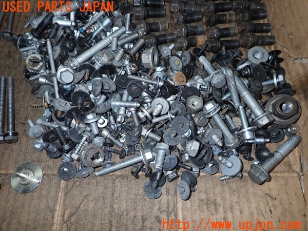 3UPJ=9232660720]BMW 640i クーペ(LW30C F13)ネジ・ナット・ステー類 セット ジャンク_5