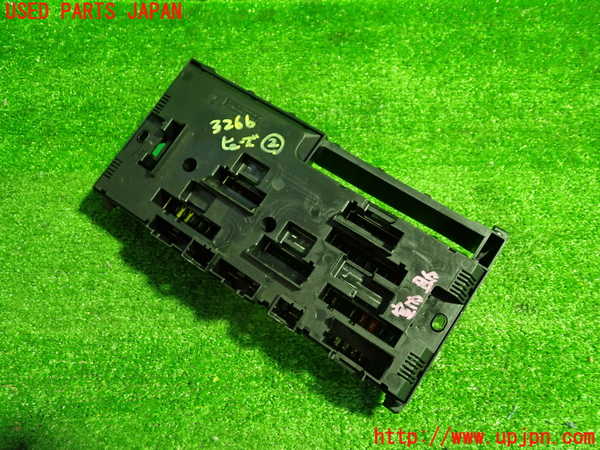 1UPJ-9232666742]BMW 640i クーペ(LW30C F13)ヒューズボックス2 中古_3