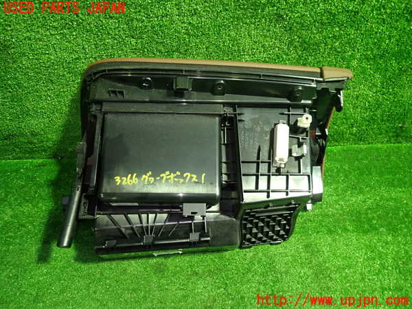 1UPJ-9232667516]BMW 640i クーペ(LW30C F13)グローブボックス1 中古_3