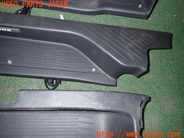 3UPJ=9232670616]ヴェルファイア(GGH20W)純正 スカッフプレート イルミネーション付き 中古_3