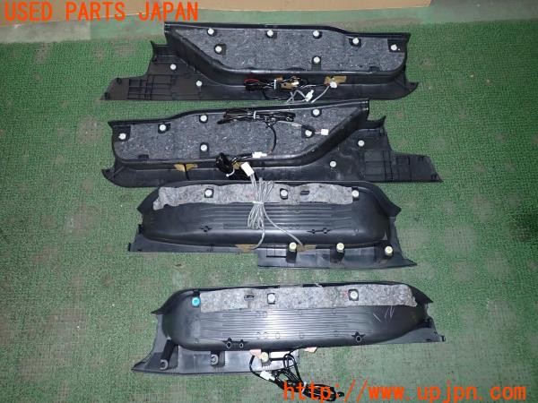 3UPJ=9232670616]ヴェルファイア(GGH20W)純正 スカッフプレート イルミネーション付き 中古_5