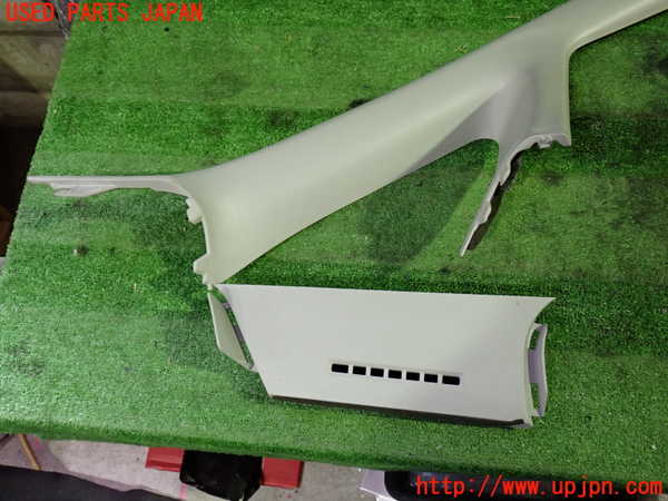 1UPJ-9232677655]ヴェルファイア(GGH20W)右フロントピラートリム 中古_3