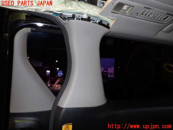 1UPJ-9232677675]ヴェルファイア(GGH20W)右リアピラートリム 中古_2