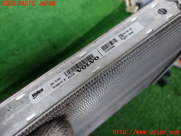2UPJ-9232682321]ボルボ・V40(MB4154T)ラジエーター1 中古_2