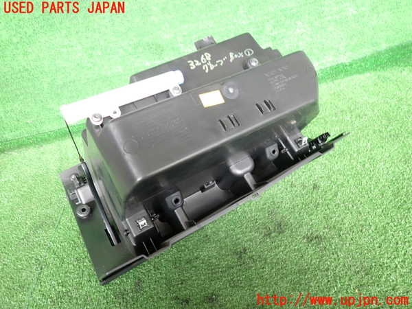 2UPJ-9232687516]ボルボ・V40(MB4154T)グローブボックス1 中古_4