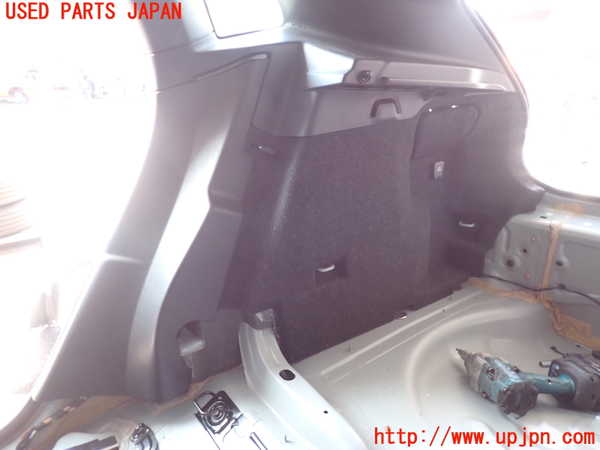 2UPJ-9232687675]ボルボ・V40(MB4154T)右リアピラートリム 中古_3