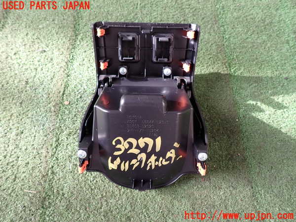 2UPJ-9232717810]プロボックス バン ハイブリッド(NHP160V)ドリンクホルダー 中古_3