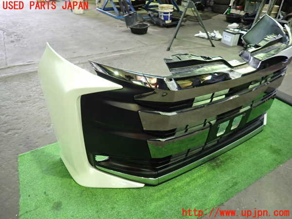 1UPJ-9232721010]ノアハイブリッド(ヴォクシーハイブリッド)(ZWR90W)フロントバンパー 中古_3