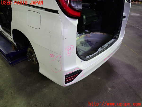 1UPJ-9232721610]ノアハイブリッド(ヴォクシーハイブリッド)(ZWR90W)リアバンパー 中古_4