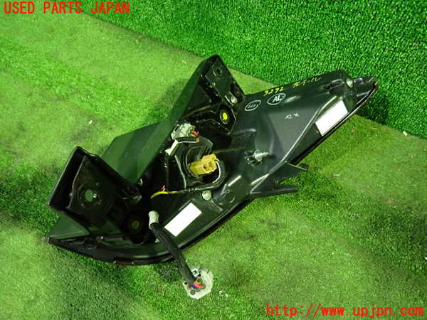 1UPJ-9232721536]ノアハイブリッド(ヴォクシーハイブリッド)(ZWR90W)左テールランプ 中古_3