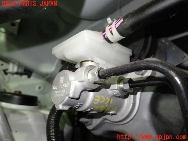 1UPJ-9232724050]ノアハイブリッド(ヴォクシーハイブリッド)(ZWR90W)ブレーキマスターシリンダー 中古_2