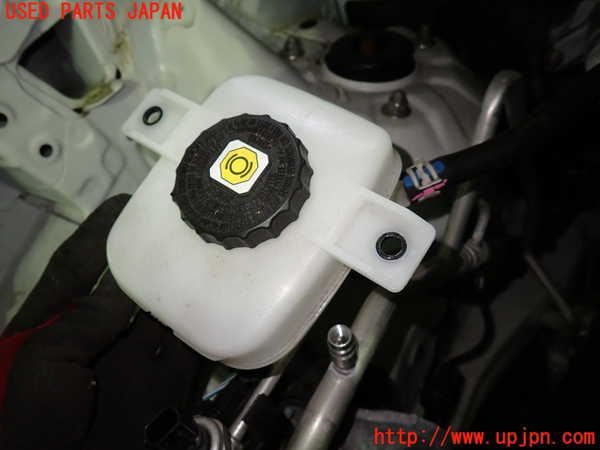 1UPJ-9232724050]ノアハイブリッド(ヴォクシーハイブリッド)(ZWR90W)ブレーキマスターシリンダー 中古_3