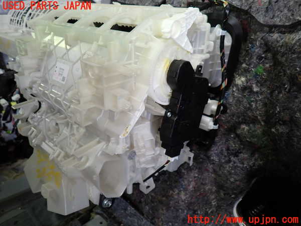 1UPJ-9232726081]ノアハイブリッド(ヴォクシーハイブリッド)(ZWR90W)エバポレーター1 中古_3