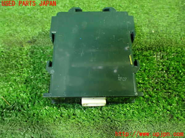1UPJ-9232726152]ノアハイブリッド(ヴォクシーハイブリッド)(ZWR90W)コンピューター7 (86572-V1010) 中古_2