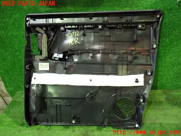 1UPJ-9232721324]ノアハイブリッド(ヴォクシーハイブリッド)(ZWR90W)左後ドア内張り 中古_3