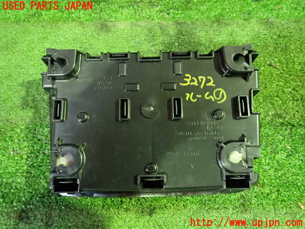 1UPJ-9232726411]ノアハイブリッド(ヴォクシーハイブリッド)(ZWR90W)ルームランプ1 (1列目) 中古_2