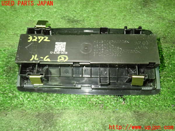 1UPJ-9232726412]ノアハイブリッド(ヴォクシーハイブリッド)(ZWR90W)ルームランプ2 (2列目) 中古_2