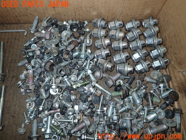 3UPJ=9232730720]ヴォクシー(AZR60G)ネジ・ナット・ステー類 セット ジャンク_4