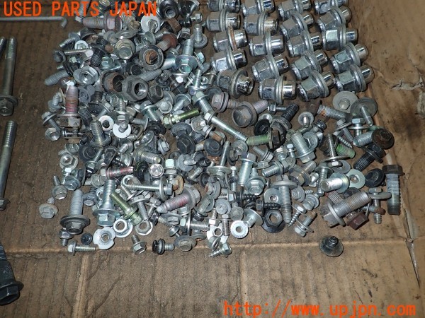 3UPJ=9232730720]ヴォクシー(AZR60G)ネジ・ナット・ステー類 セット ジャンク_5