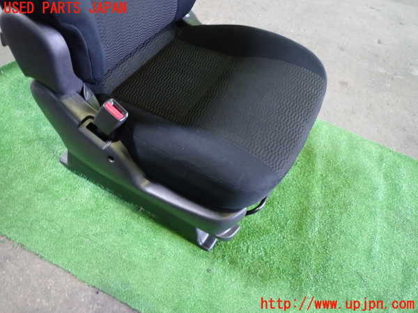1UPJ-9232737065]ヴォクシー(ノア)(AZR60G)助手席シート 中古_3