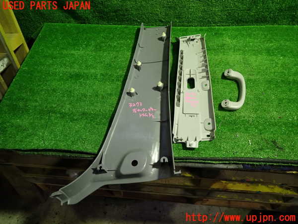 1UPJ-9232737670]ヴォクシー(ノア)(AZR60G)左センターピラートリム 中古_3