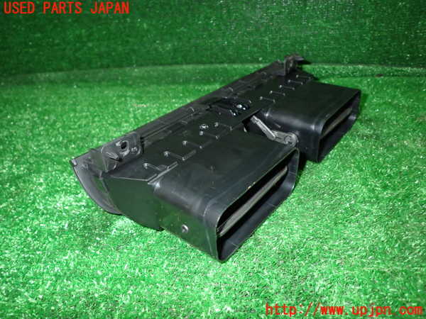 1UPJ-9232757528]アバルト・500(312141)エアコン吹き出し口3 (真中) 中古_3