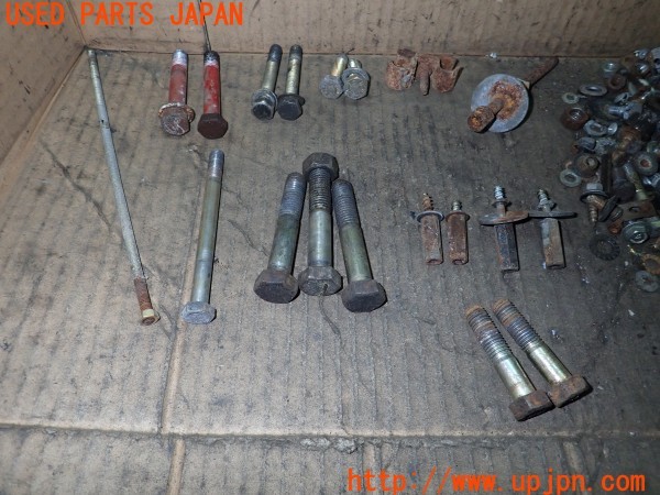 3UPJ=9232770720]ルノー アルピーヌ V6 ターボ(D501)ネジ・ナット・ステー類 セット ジャンク_3