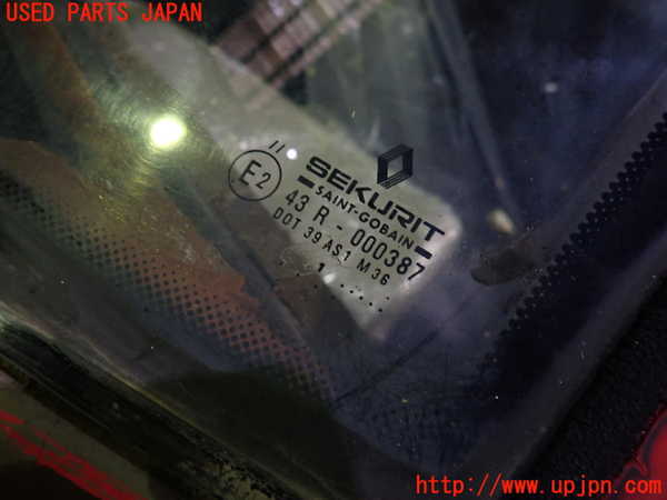1UPJ-9232771195]ルノー・アルピーヌ V6 ターボ(GTA)(D501)フロントガラス M36 中古_4