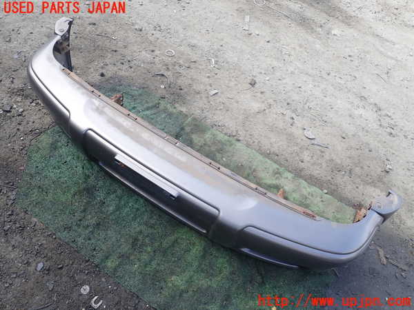 1UPJ-9232781010]ビッグホーン(UBS73GW)フロントバンパー 中古_4
